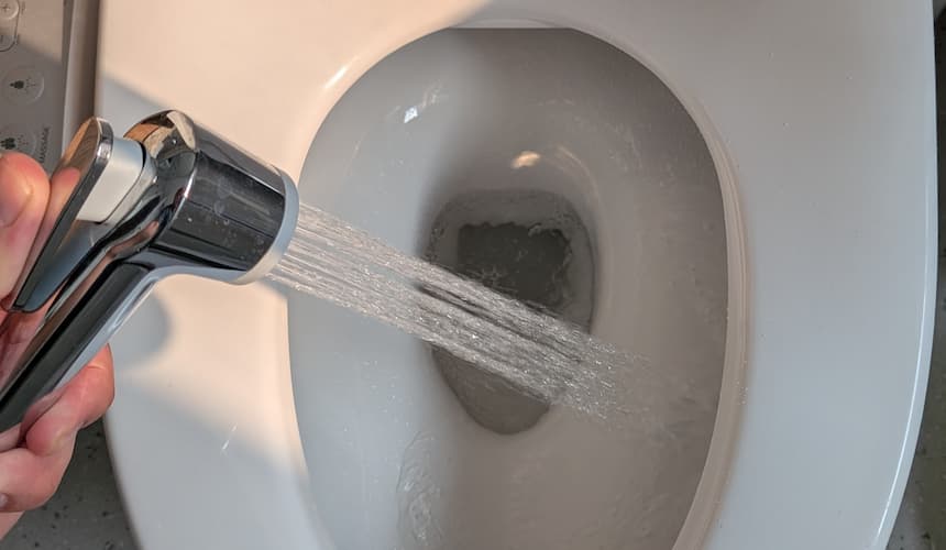 ハンドシャワー(ウォーターガン)の噴射画像