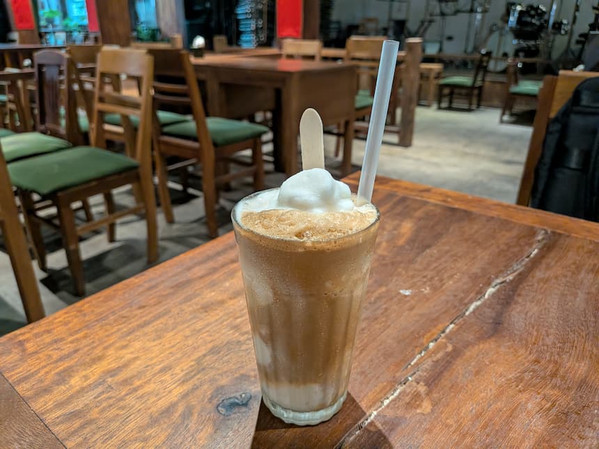 ココナッツコーヒー(カフェコットズア)シャーベット状の食感