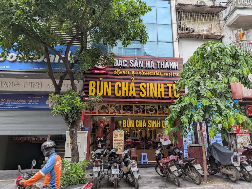 ハノイで人気のブンチャー店Bún Chả Sinh Từの店舗外観