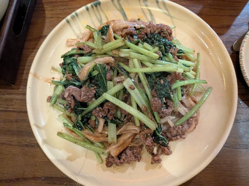 フォーサオ 牛肉と野菜を炒めたベトナム風焼きフォー