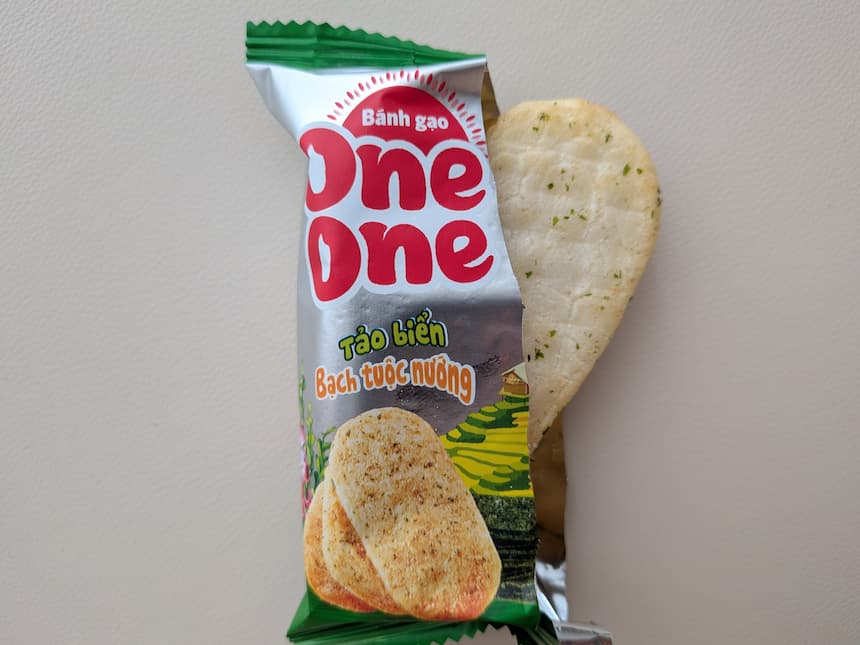 ベトナムで人気のOne Oneライスクラッカー（ばらまき用におすすめのお菓子）