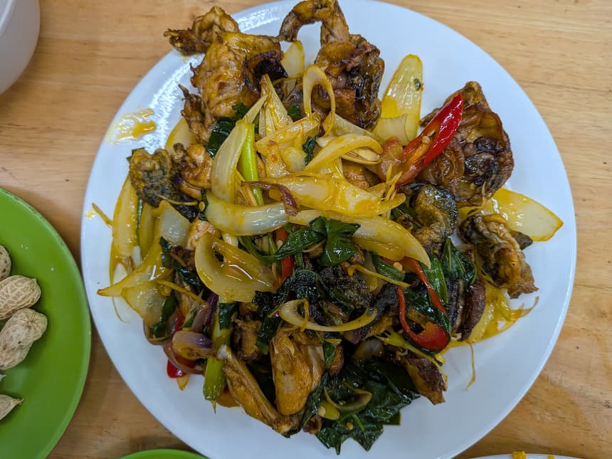 カエルのレモングラス唐辛子炒め（Ếch xào sả ớt）