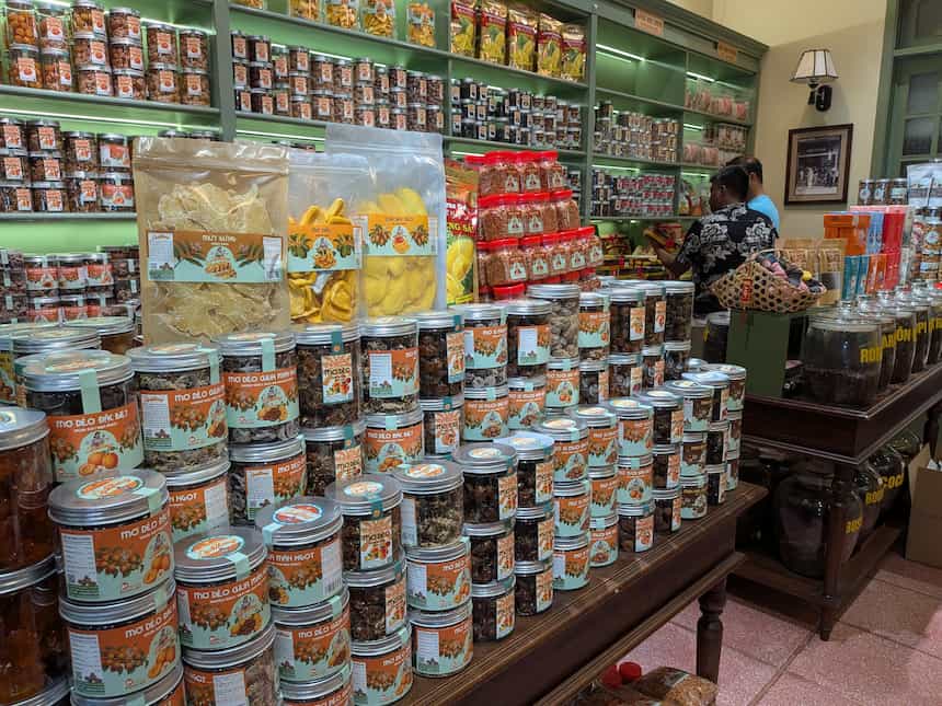 ハノイのドライフルーツやナッツのお土産｜持ち帰りやすいベトナム食品