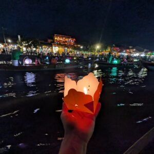 ホイアンランタン祭り2026はいつ？祭りの日と普段の夜の違い