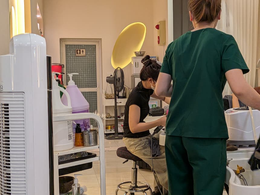 Sunny Spaのヘアケアパッケージ。頭皮マッサージから耳かき、目の掃除、洗顔まで含まれる