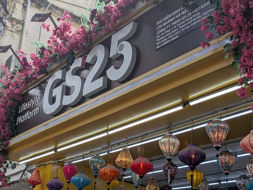 ベトナム・ハノイにある韓国系コンビニ「GS25」の店舗外観