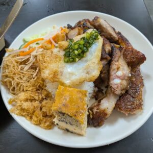 ホーチミングルメ完全ガイド｜屋台・ローカル食堂・ミシュランまで店のタイプ別＆エリア別【2026年版】