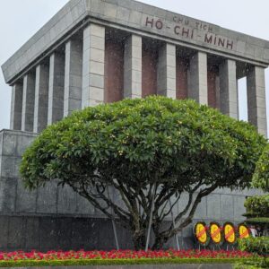 ホーチミン廟の行き方・服装・見学ガイド｜入口の場所・営業時間・所要時間を解説【2026年版】