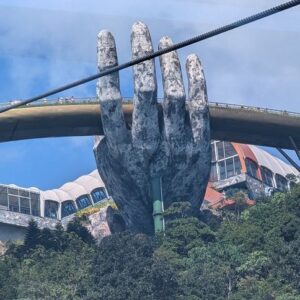 バーナーヒルズの所要時間・回り方・行き方｜巨大な手の橋（ゴールデンブリッジ）【2026】