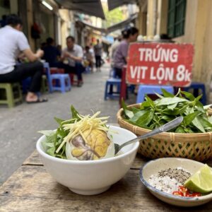 ホビロンとは？バロットとの違いと味・食べ方｜ベトナム屋台で1個8,000ドン