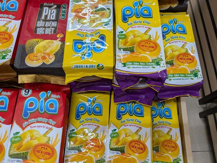 ベトナム南部の伝統菓子バイン・ピアのパッケージ