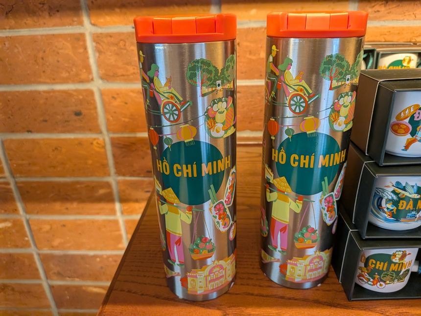 HỒ CHÍ MINHの文字とシクロなどが描かれたベトナムのスターバックス限定ステンレスタンブラー