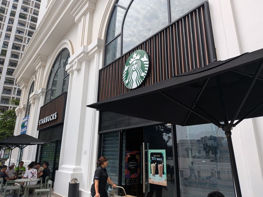 ベトナムのスターバックス店舗外観