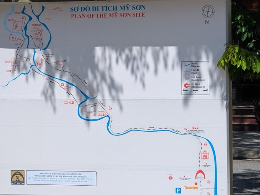 ミーソン遺跡の園内に立つ案内地図の看板。SO DO DI TICH MY SONと書かれている