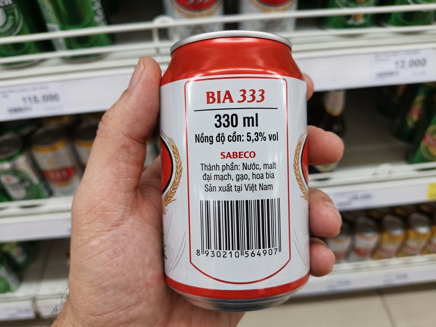 333(バーバーバー)缶の裏面表示。アルコール度数5.3%、原材料に米が記載されている