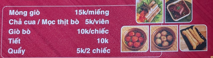 メニューの、具を1つずつ頼む時の値段の欄。Móng giò 15k/miếng、Chả cua / Mọc thịt bò 5k/viên、Giò bò 10k/chiếc、Tiết 10k、Quẩy 5k/2 chiếc とある